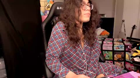 glaceon9 online show from December 1, 4:59 am