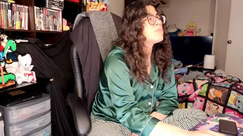 glaceon9 online show from March 31, 7:32 am