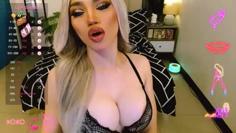 Snapshot of glorious_kim chatting on January 28, 3:04 am Kim - DONT FORGET TO FOLLOW AND GIME THUMBS UP online show from January 28, 3:04 am