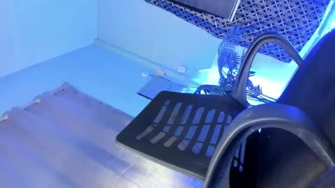 Snapshot of goddessoflostxx chatting on February 20, 10:48 pm JENNIFER online show from February 20, 10:48 pm