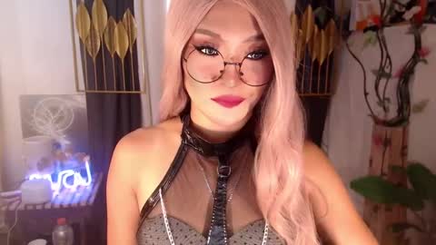 quinnie online show from January 12, 1:53 am