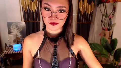 quinnie online show from January 24, 12:52 am