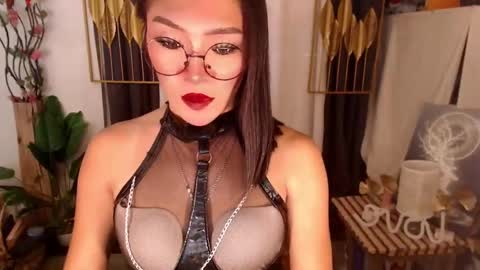 quinnie online show from February 1, 1:23 am