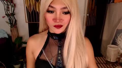 quinnie online show from March 2, 1:47 am