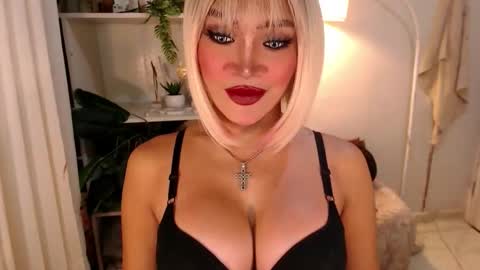 quinnie online show from September 20, 12:49 am