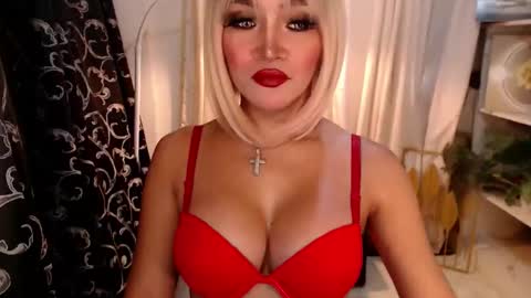 quinnie online show from October 9, 1:18 am