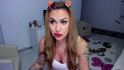 Nicole.. online show from January 22, 5:26 am