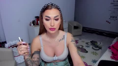 Nicole.. online show from February 28, 5:59 am