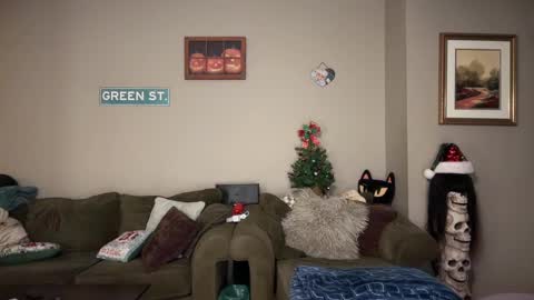 Snapshot of greenxxxqueen chatting on December 22, 7:00 am SexQueen Nikki online show from December 22, 7:00 am