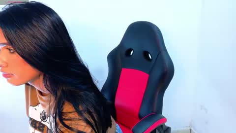 greys02 online show from April 5, 4:38 pm