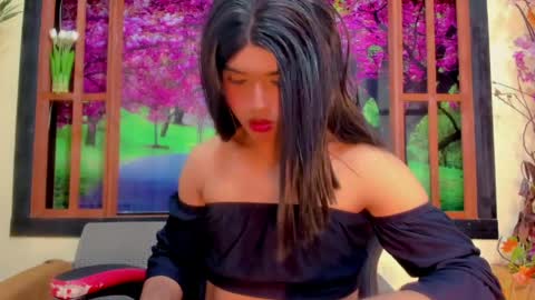 guinevere_lux online show from May 20, 1:06 pm