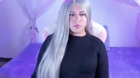 Isabella online show from April 27, 2:04 pm