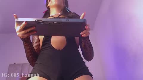 H A N A FOXX online show from April 9, 7:58 am