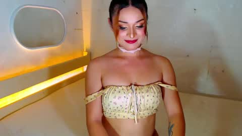 Snapshot of heavenlypleasurexx chatting on January 26, 9:07 pm HEAVEN online show from January 26, 9:07 pm