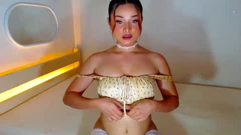 Snapshot of heavenlypleasurexx chatting on February 26, 5:53 am HEAVEN online show from February 26, 5:53 am