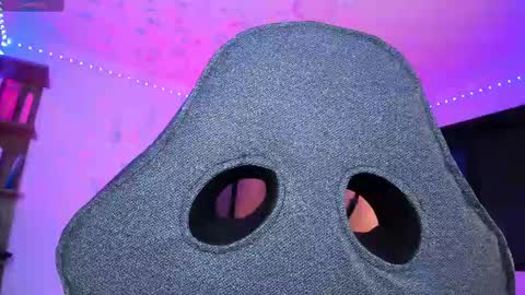 Heka Prudence online show from February 13, 1:22 am