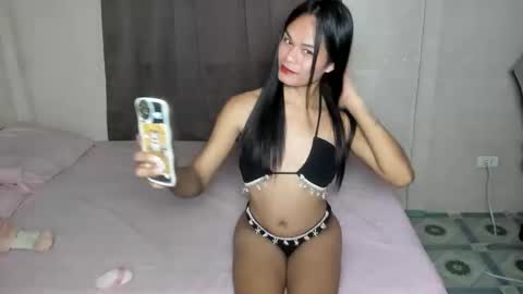 Hestia Make me In love with you online show from October 9, 7:04 pm