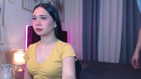 hoelymolly online show from February 3, 9:14 am