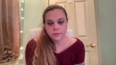 Snapshot of holly23hopefull chatting on January 2, 4:41 am Hollys Drive threw Side Of CB. online show from January 2, 4:41 am