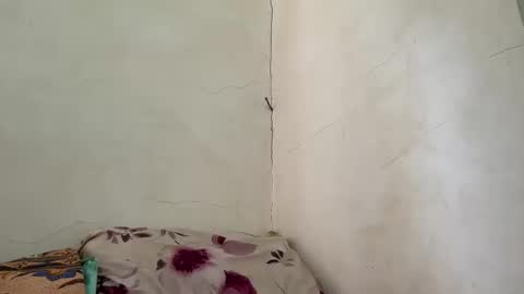 holly_wyn online show from June 2, 2:02 am