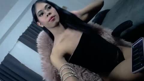 Yllana Marie online show from April 8, 8:37 am