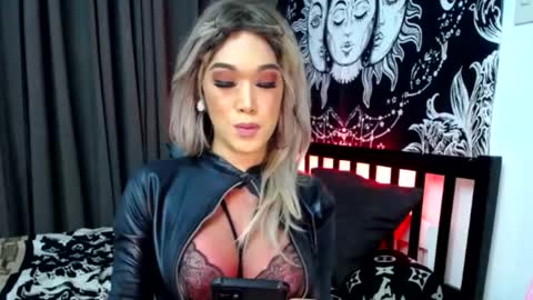 Jessica Cumshow FOLLOW ME online show from November 7, 12:55 am