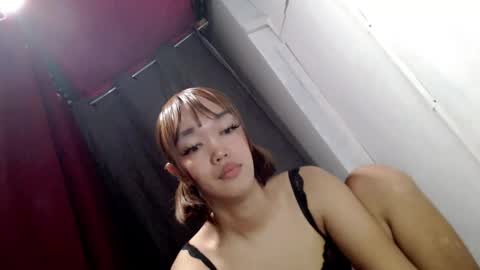 hot_moma69 online show from April 17, 11:57 am