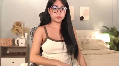 hotasian_gabby69 online show from April 13, 12:47 am