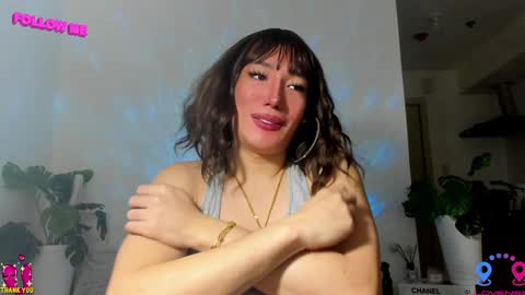 Snapshot of hottycrishinaxx chatting on February 8, 3:41 am crishinahotty online show from February 8, 3:41 am