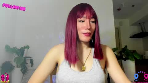 Snapshot of hottycrishinaxx chatting on February 12, 7:02 am crishinahotty online show from February 12, 7:02 am