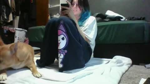 Lilly online show from May 1, 1:32 am