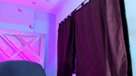 im_brittany_333 online show from April 2, 5:27 am