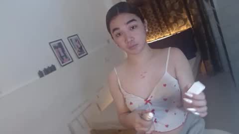 indestructabletrixie online show from February 8, 4:51 am