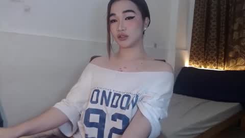 indestructabletrixie online show from February 23, 4:10 pm