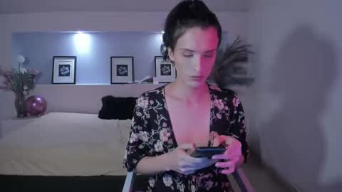 IsabelFernandez online show from September 28, 6:45 am