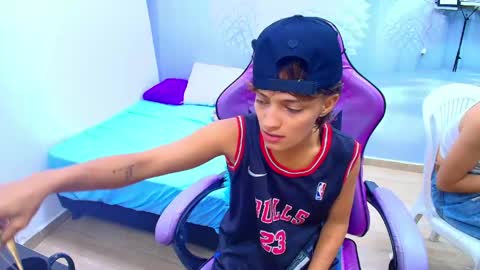 isabella_rossii online show from May 20, 8:48 pm
