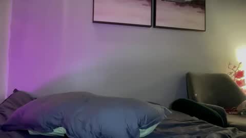 KellyPuth online show from October 13, 11:55 am