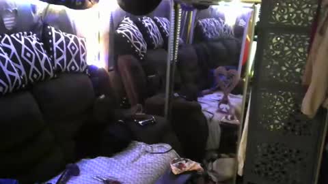 Jamie Rose Queenschild ever... online show from February 9, 10:53 am