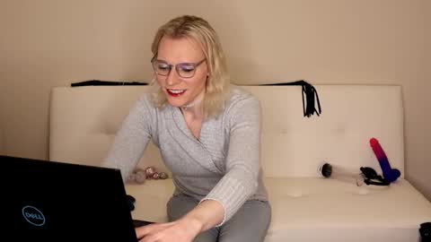 jazzy432866 online show from January 22, 2:26 am