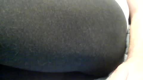 Snapshot of jeanlovesleggings chatting on January 2, 6:01 pm Jean online show from January 2, 6:01 pm