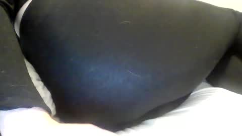 Snapshot of jeanlovesleggings chatting on February 18, 10:03 pm Jean online show from February 18, 10:03 pm