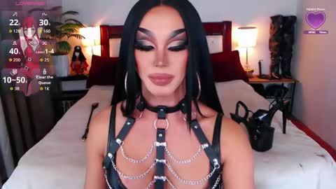 Queen Jenifer online show from June 3, 11:51 pm