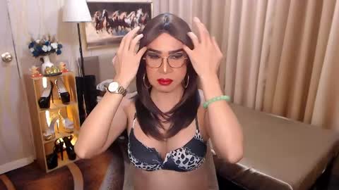 jenniegarcia online show from March 23, 5:29 pm