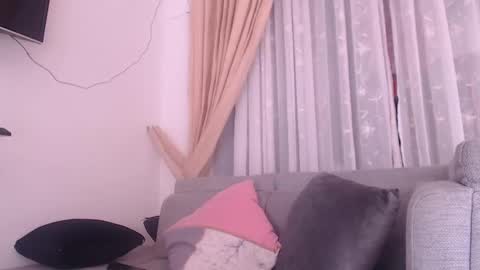 jennifer_t online show from February 19, 2:44 pm