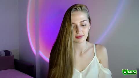 The Flower Power Models online show from November 7, 3:45 pm