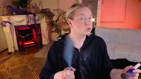 jes_solar online show from October 29, 9:57 pm