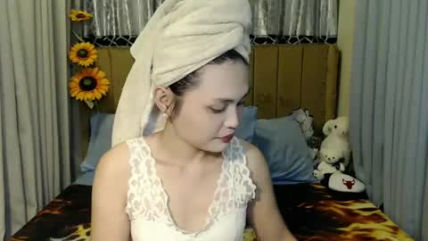 jess_goddes online show from June 21, 4:32 pm