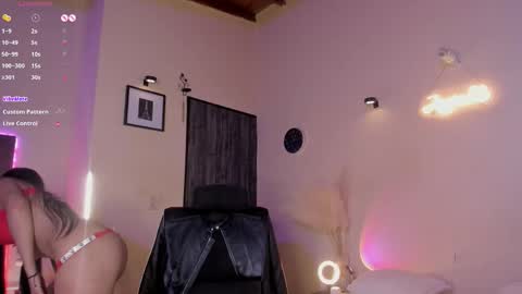 itsjesscollen online show from February 15, 5:58 am