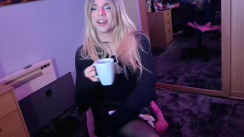 Snapshot of jessiessicaxx chatting on December 20, 12:41 am Jessiessicaxx online show from December 20, 12:41 am