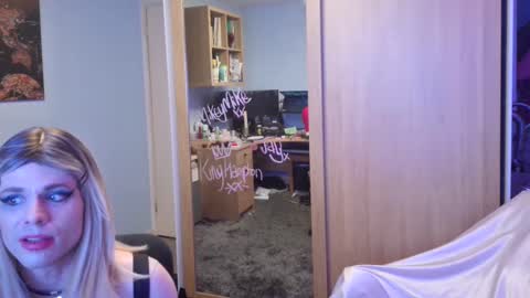 Snapshot of jessiessicaxx chatting on January 19, 10:17 pm Jessiessicaxx online show from January 19, 10:17 pm